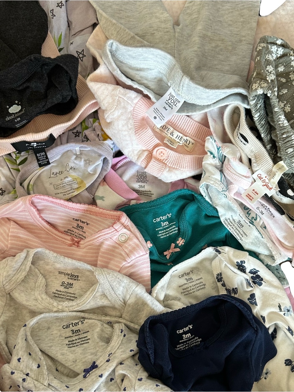 16 Pc Bundle Assorted Baby Clothes PJs One Piece Zippies Bloomers Bamboo 0-3M - Picture 6 of 6